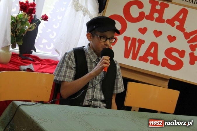 Zdjęcie w galerii na portalu naszraciborz.pl: Żyjcie nam sto lat! Dzień Babci i Dziadka w ZSP Wojnowice wiadomości z regionu