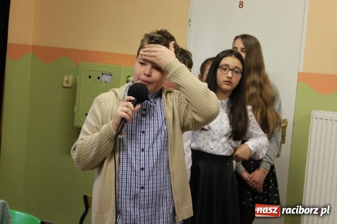 Zdjęcie w galerii na portalu naszraciborz.pl: Żyjcie nam sto lat! Dzień Babci i Dziadka w ZSP Wojnowice wiadomości z regionu