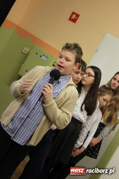 Zdjęcie w galerii na portalu naszraciborz.pl: Żyjcie nam sto lat! Dzień Babci i Dziadka w ZSP Wojnowice wiadomości z regionu