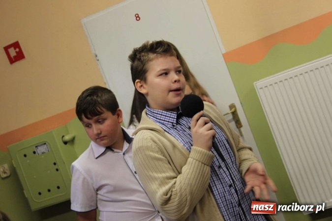 Zdjęcie w galerii na portalu naszraciborz.pl: Żyjcie nam sto lat! Dzień Babci i Dziadka w ZSP Wojnowice wiadomości z regionu