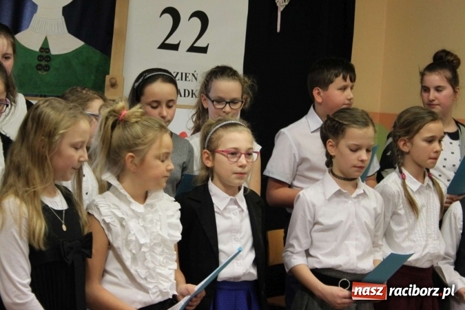 Zdjęcie w galerii na portalu naszraciborz.pl: Żyjcie nam sto lat! Dzień Babci i Dziadka w ZSP Wojnowice wiadomości z regionu