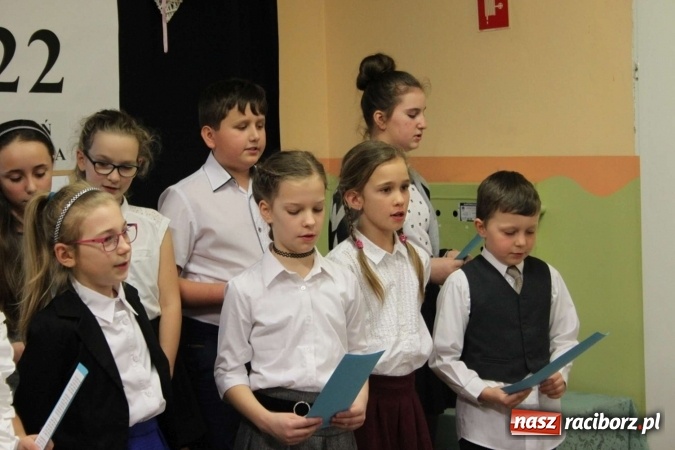 Zdjęcie w galerii na portalu naszraciborz.pl: Żyjcie nam sto lat! Dzień Babci i Dziadka w ZSP Wojnowice wiadomości z regionu