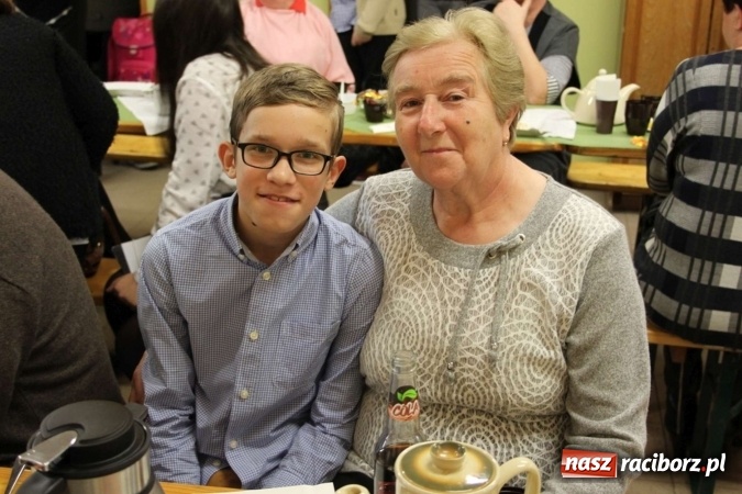 Zdjęcie w galerii na portalu naszraciborz.pl: Żyjcie nam sto lat! Dzień Babci i Dziadka w ZSP Wojnowice wiadomości z regionu