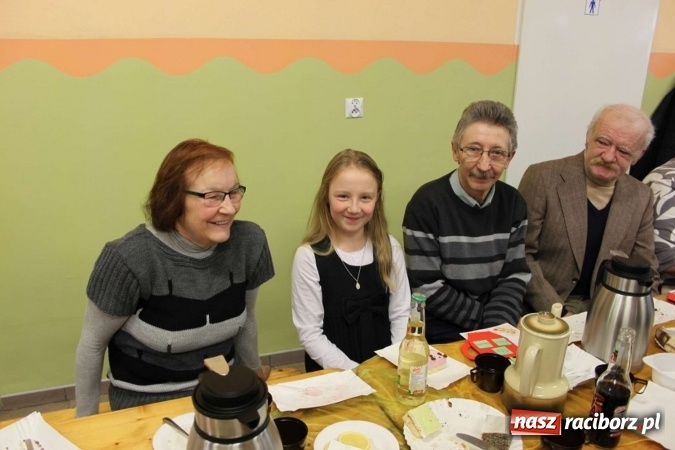Zdjęcie w galerii na portalu naszraciborz.pl: Żyjcie nam sto lat! Dzień Babci i Dziadka w ZSP Wojnowice wiadomości z regionu