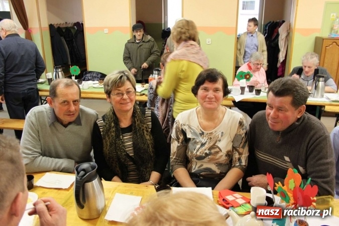 Zdjęcie w galerii na portalu naszraciborz.pl: Żyjcie nam sto lat! Dzień Babci i Dziadka w ZSP Wojnowice wiadomości z regionu