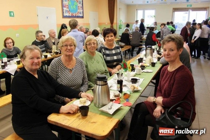Zdjęcie w galerii na portalu naszraciborz.pl: Żyjcie nam sto lat! Dzień Babci i Dziadka w ZSP Wojnowice wiadomości z regionu
