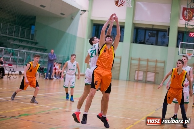 Zdjęcie w galerii na portalu naszraciborz.pl: Wyrównane spotkanie juniorów Ofensywy wiadomości z regionu