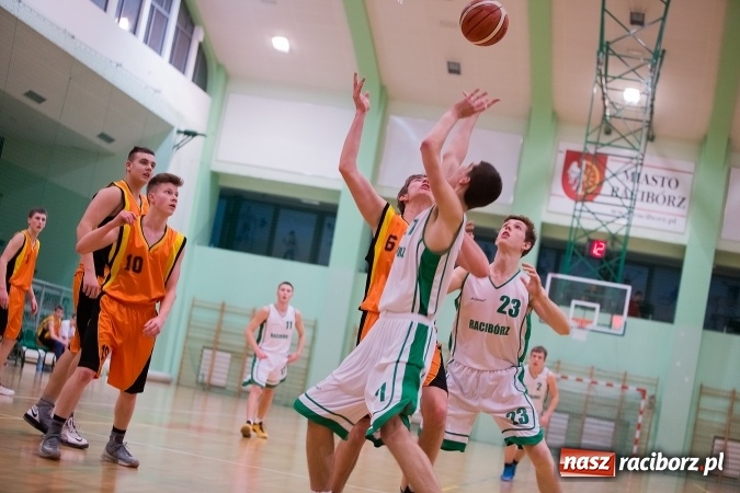 Zdjęcie w galerii na portalu naszraciborz.pl: Wyrównane spotkanie juniorów Ofensywy wiadomości z regionu