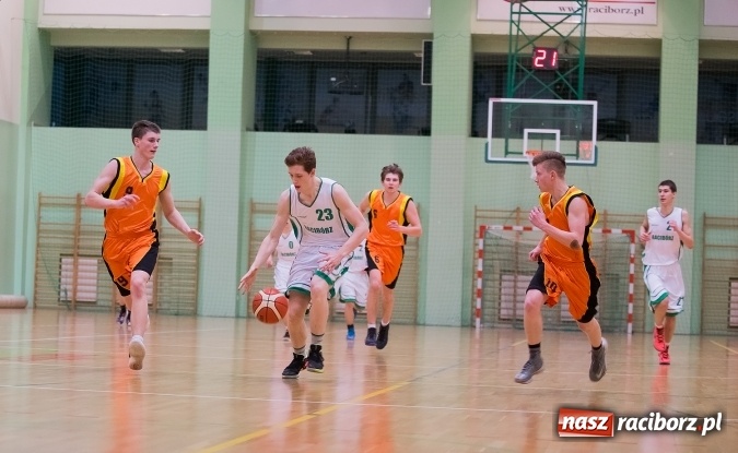 Zdjęcie w galerii na portalu naszraciborz.pl: Wyrównane spotkanie juniorów Ofensywy wiadomości z regionu