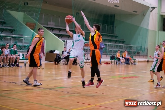 Zdjęcie w galerii na portalu naszraciborz.pl: Wyrównane spotkanie juniorów Ofensywy wiadomości z regionu