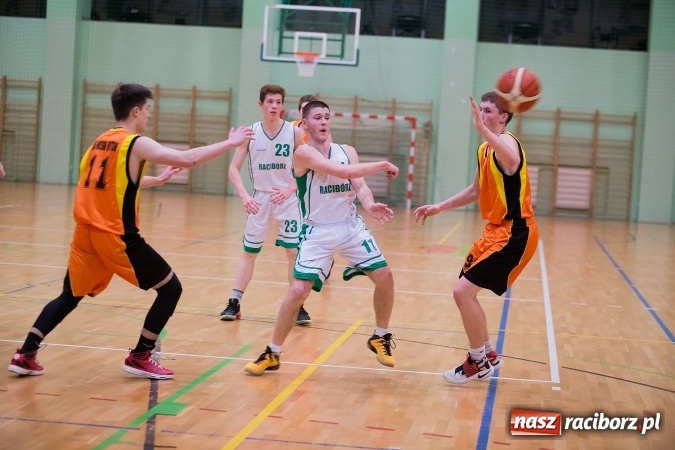 Zdjęcie w galerii na portalu naszraciborz.pl: Wyrównane spotkanie juniorów Ofensywy wiadomości z regionu