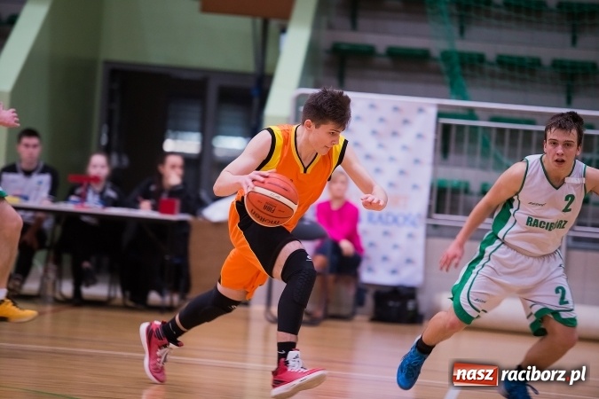 Zdjęcie w galerii na portalu naszraciborz.pl: Wyrównane spotkanie juniorów Ofensywy wiadomości z regionu