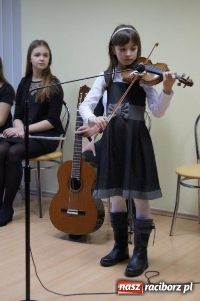 Zdjęcie w galerii na portalu naszraciborz.pl: Koncert karnawałowy dla mieszkańców DPS Złota Jesień wiadomości z regionu