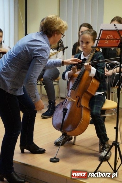 Zdjęcie w galerii na portalu naszraciborz.pl: Koncert karnawałowy dla mieszkańców DPS Złota Jesień wiadomości z regionu