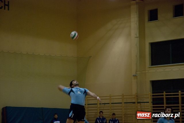 Zdjęcie w galerii na portalu naszraciborz.pl: Gładka przegrana akademików wiadomości z regionu