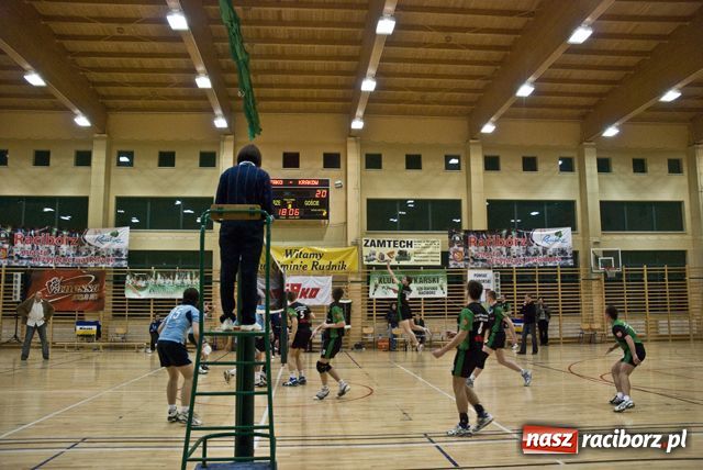 Zdjęcie w galerii na portalu naszraciborz.pl: Gładka przegrana akademików wiadomości z regionu