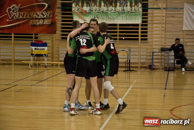 Zdjęcie w galerii na portalu naszraciborz.pl: Gładka przegrana akademików wiadomości z regionu