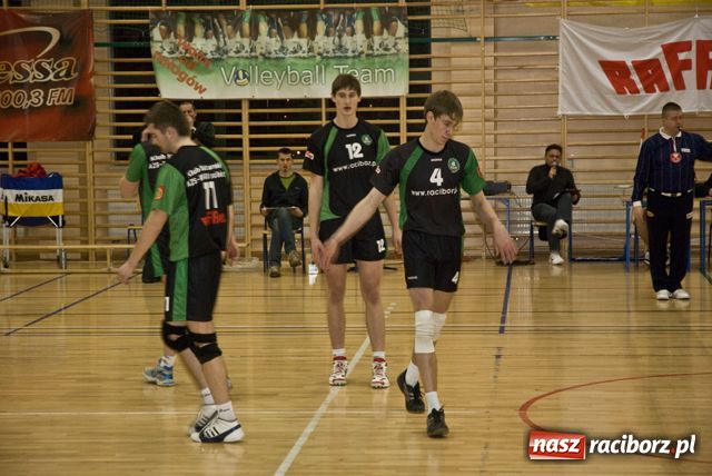 Zdjęcie w galerii na portalu naszraciborz.pl: Gładka przegrana akademików wiadomości z regionu