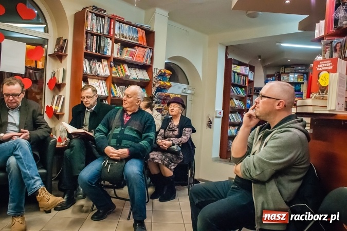 Zdjęcie w galerii na portalu naszraciborz.pl: O generale Wojciechu Jaruzelskim w księgarni Sowa wiadomości z regionu