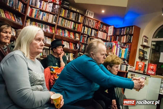 Zdjęcie w galerii na portalu naszraciborz.pl: O generale Wojciechu Jaruzelskim w księgarni Sowa wiadomości z regionu
