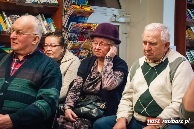 Zdjęcie w galerii na portalu naszraciborz.pl: O generale Wojciechu Jaruzelskim w księgarni Sowa wiadomości z regionu