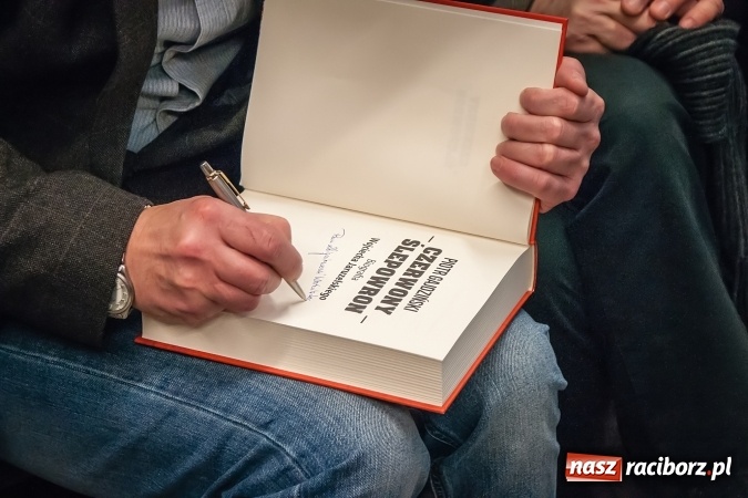 Zdjęcie w galerii na portalu naszraciborz.pl: O generale Wojciechu Jaruzelskim w księgarni Sowa wiadomości z regionu