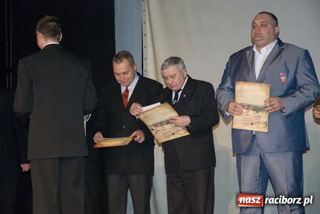 Zdjęcie w galerii na portalu naszraciborz.pl: Raciborskie Championy rozdane wiadomości z regionu