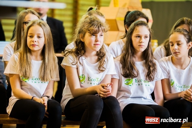 Zdjęcie w galerii na portalu naszraciborz.pl: Marcin Dubiel, znany youtuber odwiedził dziś uczni&oacute;w szkoły w Tworkowie wiadomości z regionu