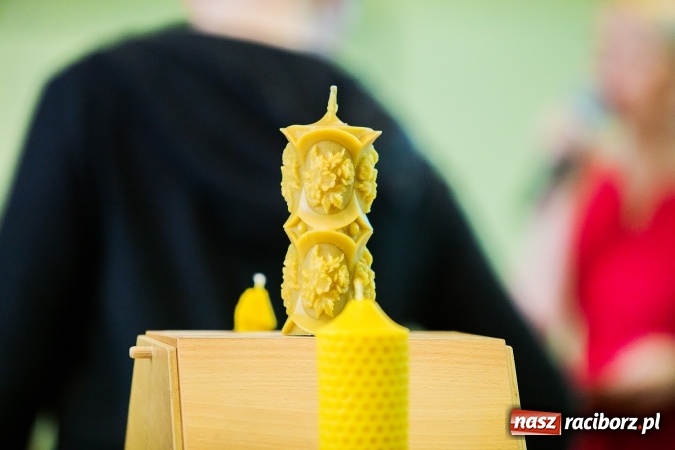 Zdjęcie w galerii na portalu naszraciborz.pl: Marcin Dubiel, znany youtuber odwiedził dziś uczni&oacute;w szkoły w Tworkowie wiadomości z regionu