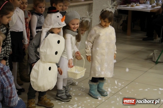 Zdjęcie w galerii na portalu naszraciborz.pl: Seniorzy z Nędzy świętowali Dzień Babci i Dziadka  wiadomości z regionu