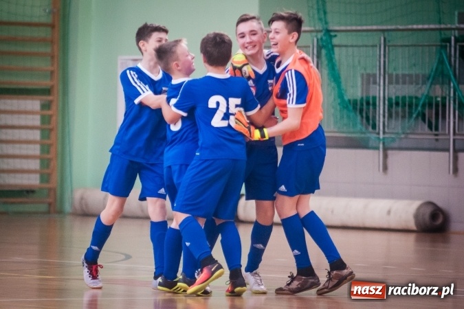 Zdjęcie w galerii na portalu naszraciborz.pl: Zimowa Liga Halowa. Unia Racibórz zdominowała Ligę Mistrzów. Naprzód Rydułtowy wygrał Ligę Europy wiadomości z regionu