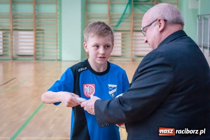 Zdjęcie w galerii na portalu naszraciborz.pl: Zimowa Liga Halowa. Unia Racibórz zdominowała Ligę Mistrzów. Naprzód Rydułtowy wygrał Ligę Europy wiadomości z regionu