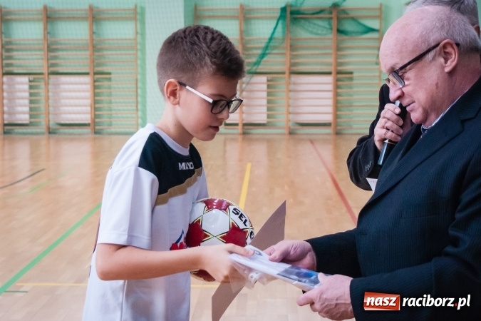 Zdjęcie w galerii na portalu naszraciborz.pl: Zimowa Liga Halowa. Unia Racibórz zdominowała Ligę Mistrzów. Naprzód Rydułtowy wygrał Ligę Europy wiadomości z regionu