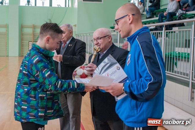 Zdjęcie w galerii na portalu naszraciborz.pl: Zimowa Liga Halowa. Unia Racibórz zdominowała Ligę Mistrzów. Naprzód Rydułtowy wygrał Ligę Europy wiadomości z regionu