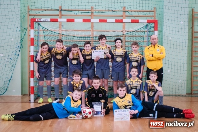 Zdjęcie w galerii na portalu naszraciborz.pl: Zimowa Liga Halowa. Unia Racibórz zdominowała Ligę Mistrzów. Naprzód Rydułtowy wygrał Ligę Europy wiadomości z regionu