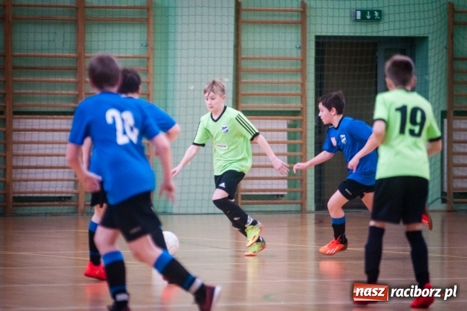 Zdjęcie w galerii na portalu naszraciborz.pl: Zimowa Liga Halowa. Unia Racibórz zdominowała Ligę Mistrzów. Naprzód Rydułtowy wygrał Ligę Europy wiadomości z regionu