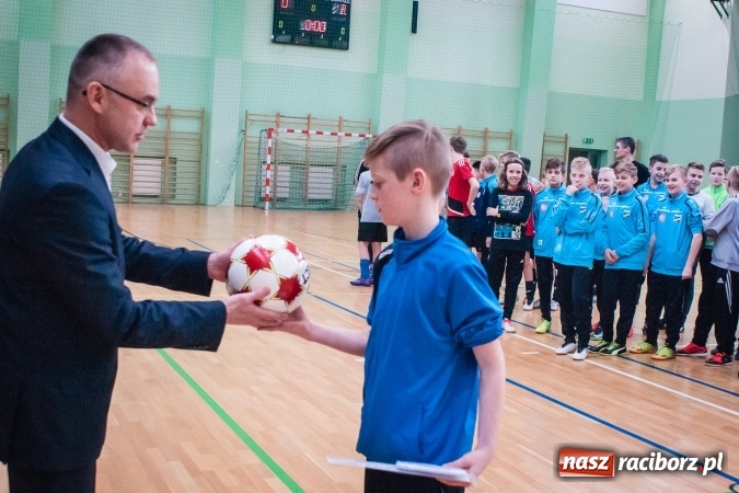 Zdjęcie w galerii na portalu naszraciborz.pl: Zimowa Liga Halowa. Unia Racibórz zdominowała Ligę Mistrzów. Naprzód Rydułtowy wygrał Ligę Europy wiadomości z regionu