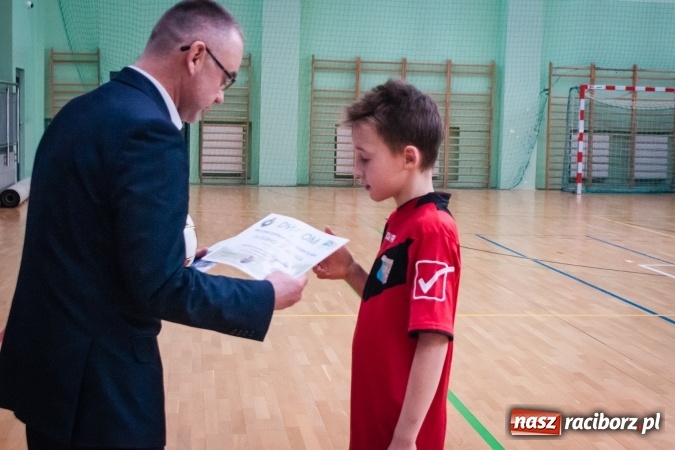 Zdjęcie w galerii na portalu naszraciborz.pl: Zimowa Liga Halowa. Unia Racibórz zdominowała Ligę Mistrzów. Naprzód Rydułtowy wygrał Ligę Europy wiadomości z regionu