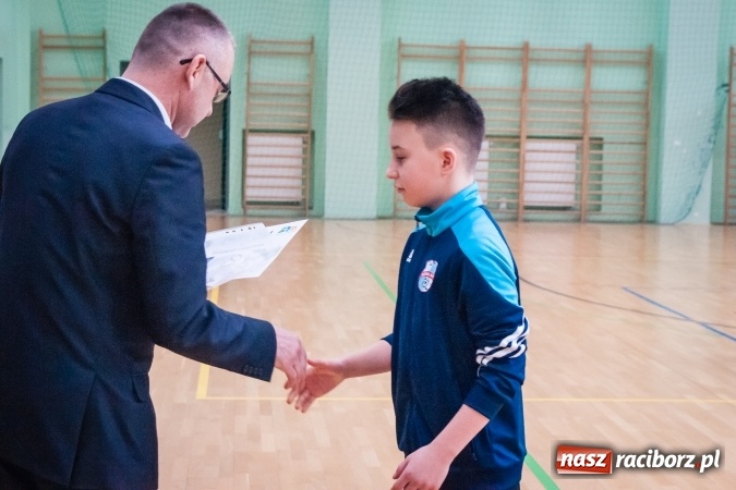 Zdjęcie w galerii na portalu naszraciborz.pl: Zimowa Liga Halowa. Unia Racibórz zdominowała Ligę Mistrzów. Naprzód Rydułtowy wygrał Ligę Europy wiadomości z regionu