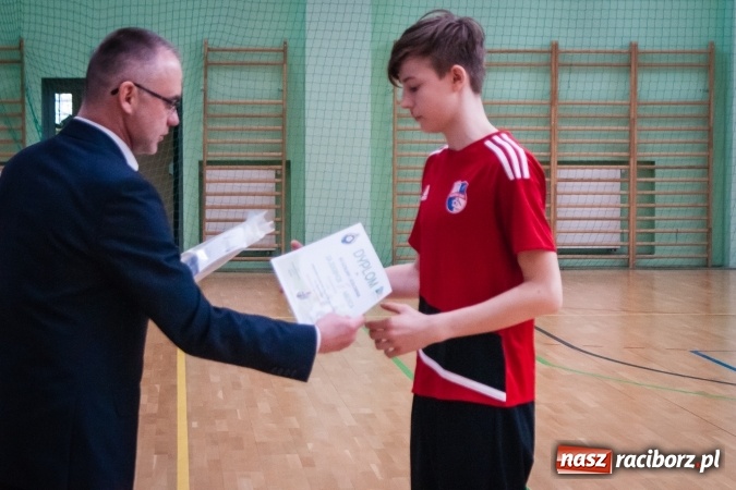 Zdjęcie w galerii na portalu naszraciborz.pl: Zimowa Liga Halowa. Unia Racibórz zdominowała Ligę Mistrzów. Naprzód Rydułtowy wygrał Ligę Europy wiadomości z regionu