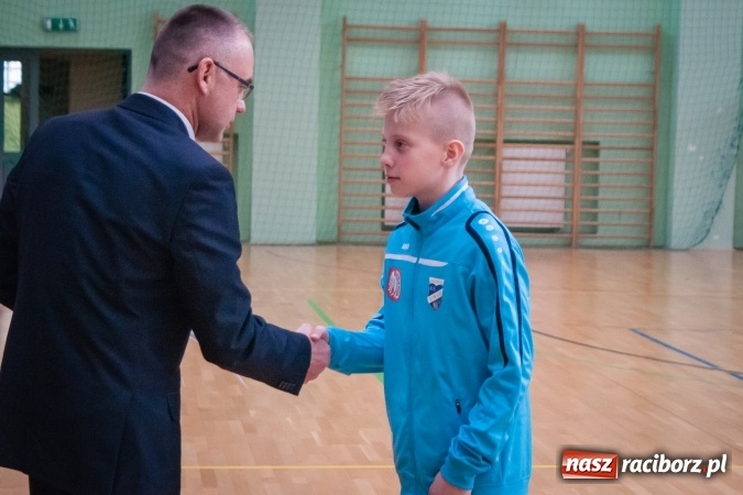 Zdjęcie w galerii na portalu naszraciborz.pl: Zimowa Liga Halowa. Unia Racibórz zdominowała Ligę Mistrzów. Naprzód Rydułtowy wygrał Ligę Europy wiadomości z regionu