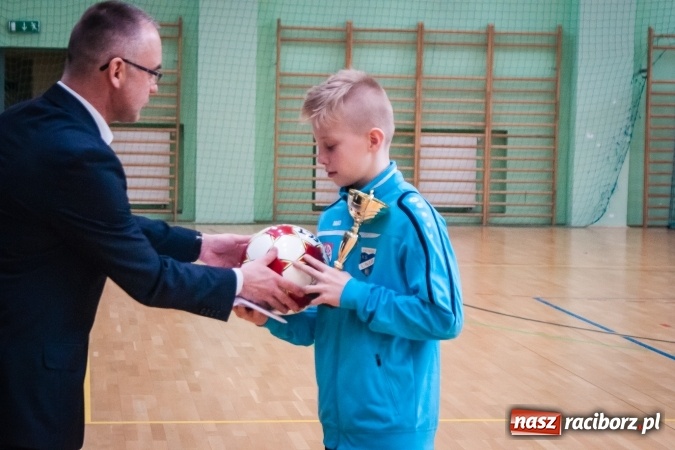 Zdjęcie w galerii na portalu naszraciborz.pl: Zimowa Liga Halowa. Unia Racibórz zdominowała Ligę Mistrzów. Naprzód Rydułtowy wygrał Ligę Europy wiadomości z regionu