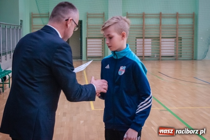 Zdjęcie w galerii na portalu naszraciborz.pl: Zimowa Liga Halowa. Unia Racibórz zdominowała Ligę Mistrzów. Naprzód Rydułtowy wygrał Ligę Europy wiadomości z regionu