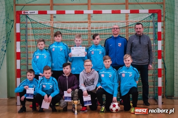 Zdjęcie w galerii na portalu naszraciborz.pl: Zimowa Liga Halowa. Unia Racibórz zdominowała Ligę Mistrzów. Naprzód Rydułtowy wygrał Ligę Europy wiadomości z regionu