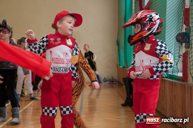 Zdjęcie w galerii na portalu naszraciborz.pl: Ach, co to był za bal! Karnawałowe harce w osiemnastce wiadomości z regionu