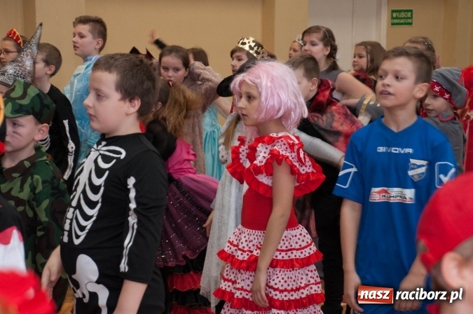 Zdjęcie w galerii na portalu naszraciborz.pl: Ach, co to był za bal! Karnawałowe harce w osiemnastce wiadomości z regionu