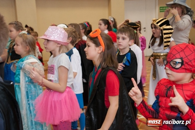 Zdjęcie w galerii na portalu naszraciborz.pl: Ach, co to był za bal! Karnawałowe harce w osiemnastce wiadomości z regionu