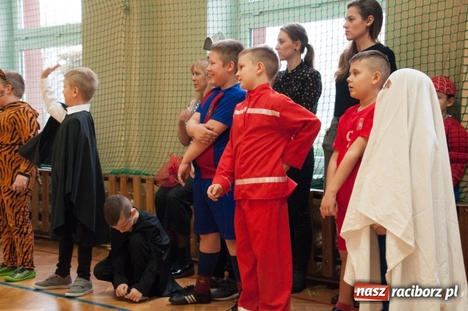 Zdjęcie w galerii na portalu naszraciborz.pl: Ach, co to był za bal! Karnawałowe harce w osiemnastce wiadomości z regionu