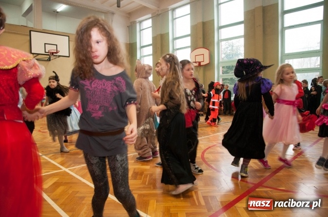 Zdjęcie w galerii na portalu naszraciborz.pl: Ach, co to był za bal! Karnawałowe harce w osiemnastce wiadomości z regionu