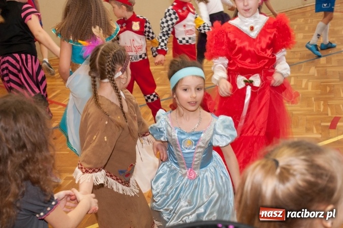 Zdjęcie w galerii na portalu naszraciborz.pl: Ach, co to był za bal! Karnawałowe harce w osiemnastce wiadomości z regionu